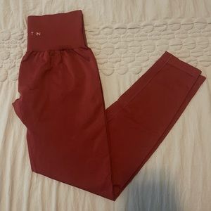 Carmine Solid Seamless Leggings
